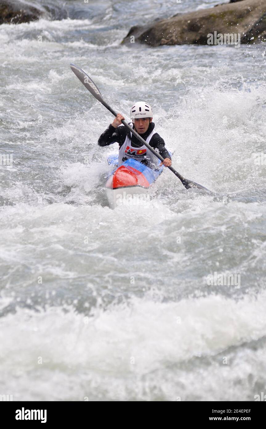 Skopje, Mazedonien, April 07,2018. Auf dem Fluss Treska wurde 50-th jährlichen Internationalen Ilinden Kanuslalom Wettbewerb – IKAS statt. Stockfoto