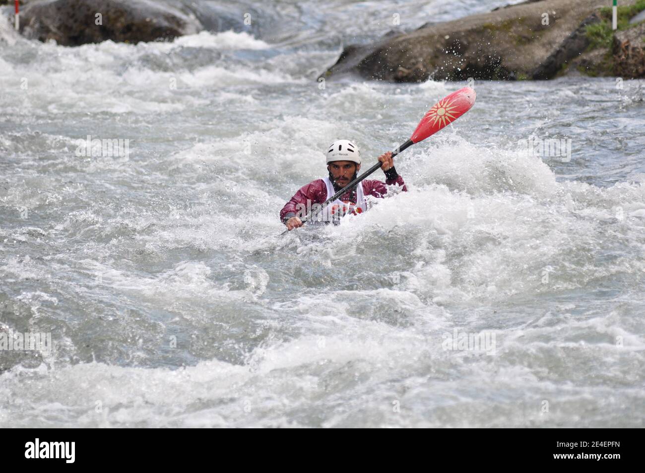 Skopje, Mazedonien, April 07,2018. Auf dem Fluss Treska wurde 50-th jährlichen Internationalen Ilinden Kanuslalom Wettbewerb – IKAS statt. Stockfoto