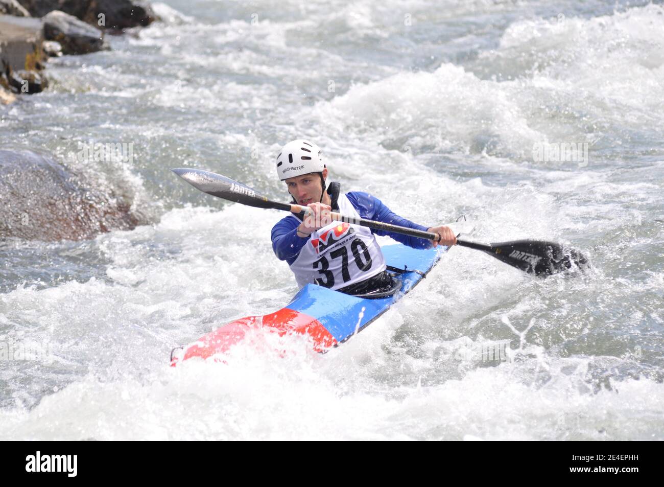 Skopje, Mazedonien, April 07,2018. Auf dem Fluss Treska wurde 50-th jährlichen Internationalen Ilinden Kanuslalom Wettbewerb – IKAS statt. Stockfoto