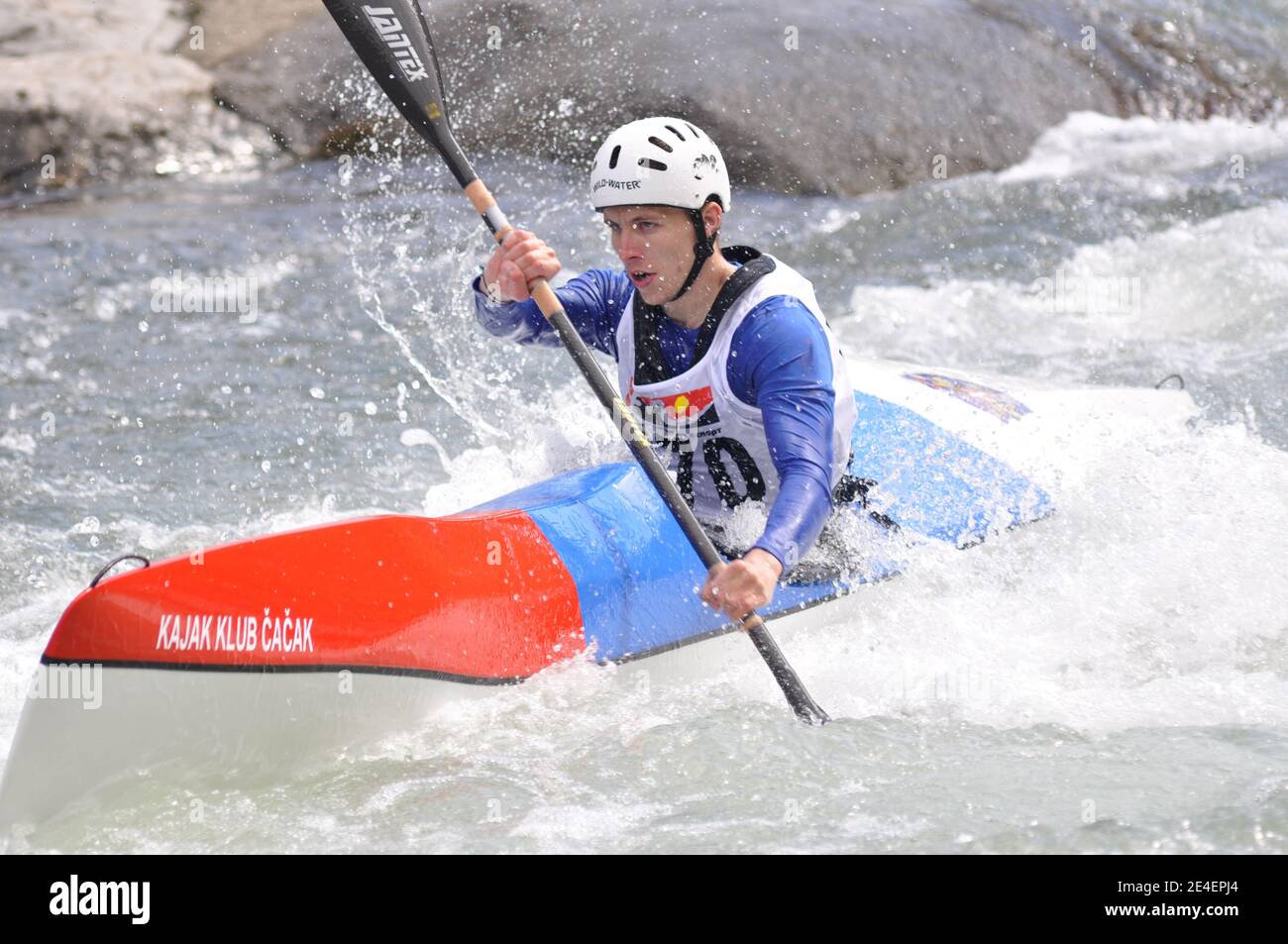 Skopje, Mazedonien, April 07,2018. Auf dem Fluss Treska wurde 50-th jährlichen Internationalen Ilinden Kanuslalom Wettbewerb – IKAS statt. Stockfoto