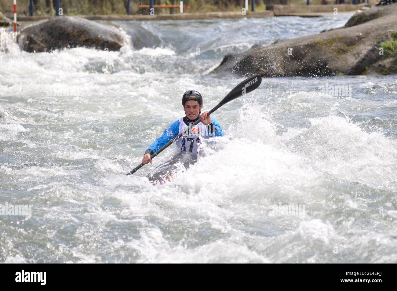 Skopje, Mazedonien, April 07,2018. Auf dem Fluss Treska wurde 50-th jährlichen Internationalen Ilinden Kanuslalom Wettbewerb – IKAS statt. Stockfoto