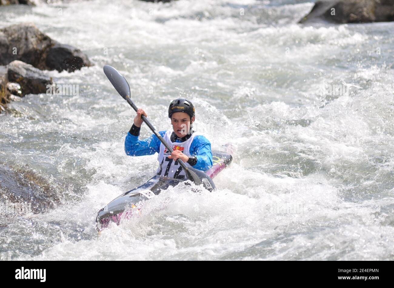 Skopje, Mazedonien, April 07,2018. Auf dem Fluss Treska wurde 50-th jährlichen Internationalen Ilinden Kanuslalom Wettbewerb – IKAS statt. Stockfoto
