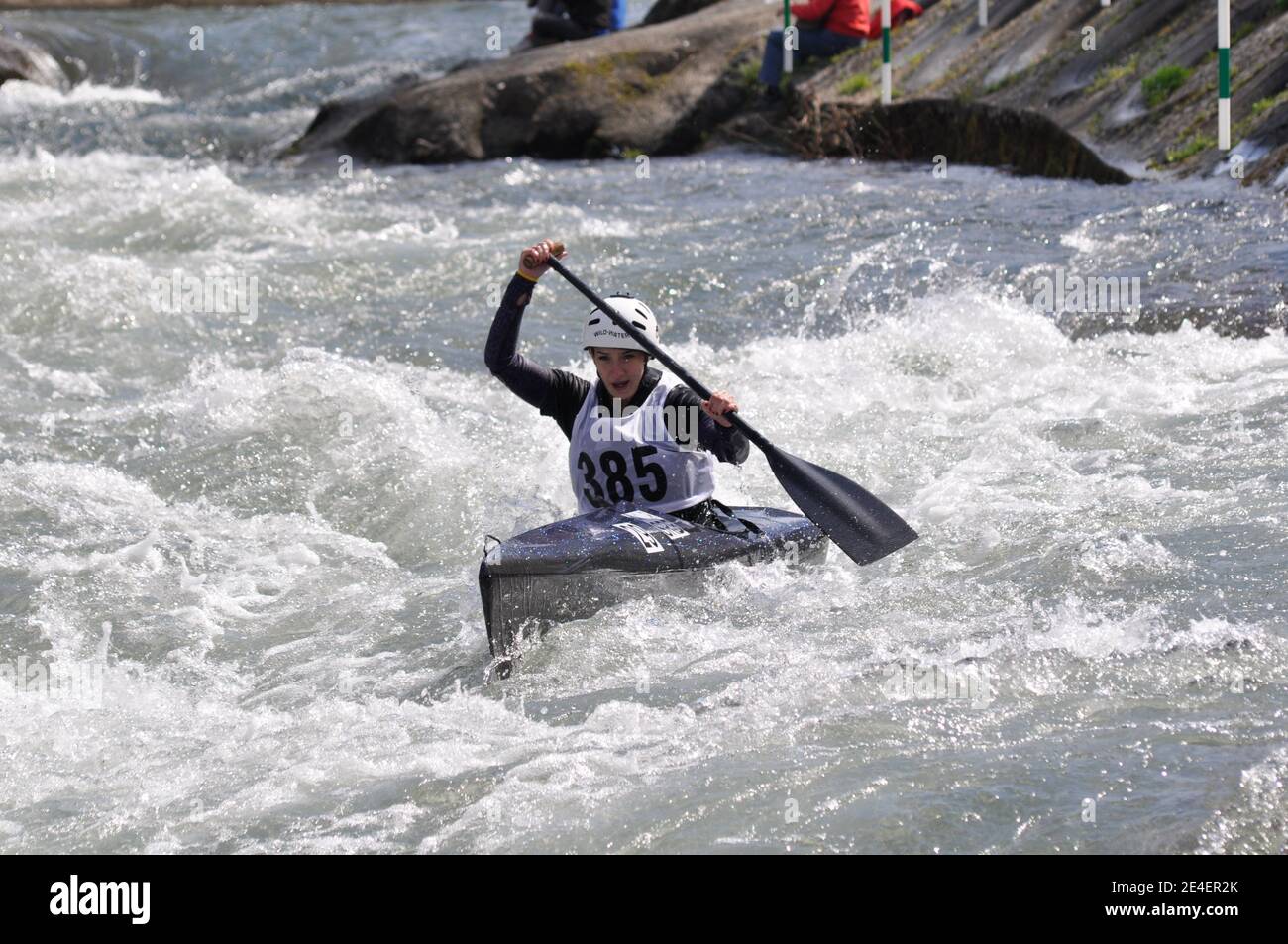 Skopje, Mazedonien, April 07,2018. Auf dem Fluss Treska wurde 50-th jährlichen Internationalen Ilinden Kanuslalom Wettbewerb – IKAS statt. Stockfoto