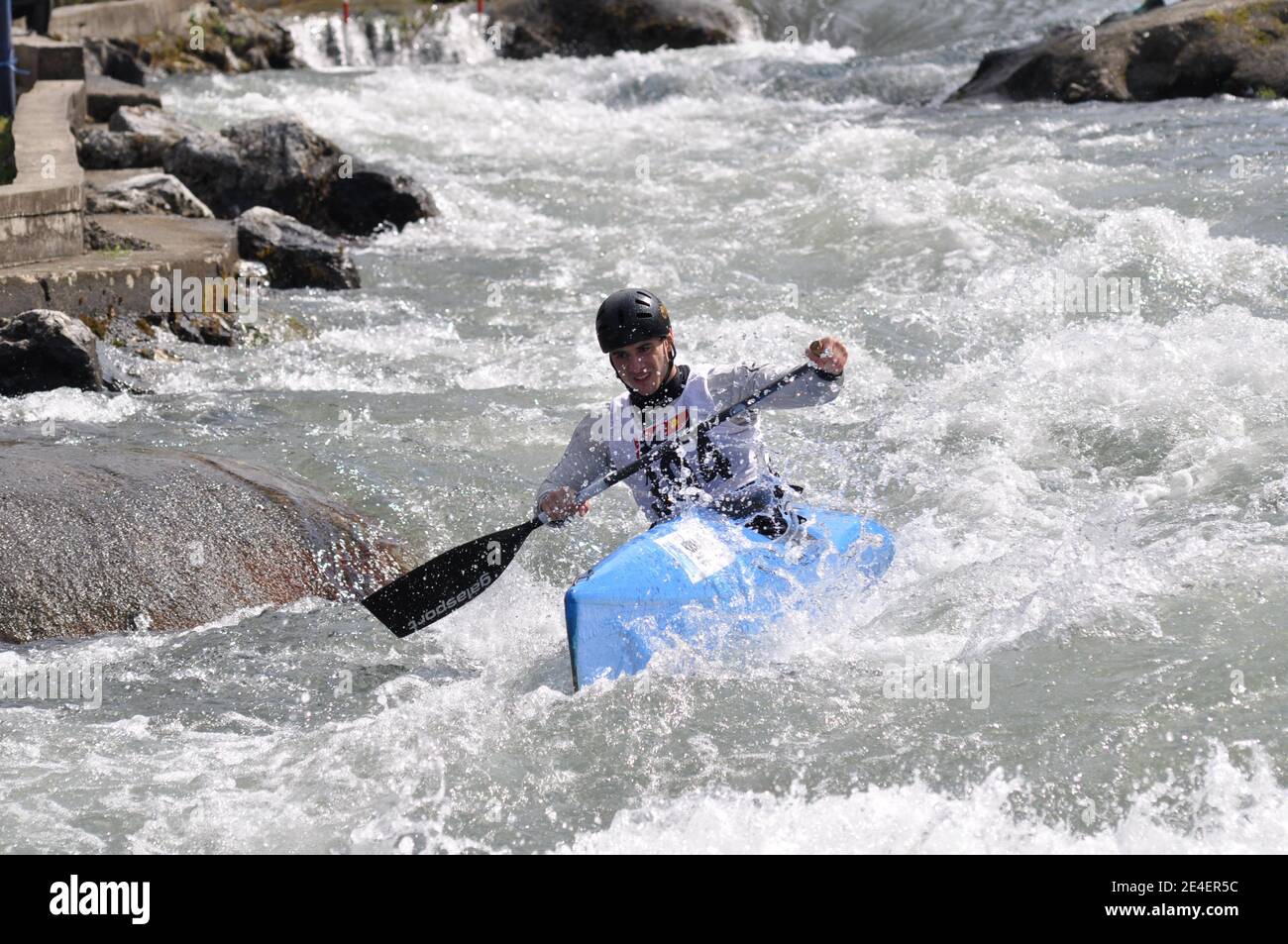 Skopje, Mazedonien, April 07,2018. Auf dem Fluss Treska wurde 50-th jährlichen Internationalen Ilinden Kanuslalom Wettbewerb – IKAS statt. Stockfoto