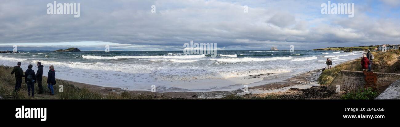 East Beach, Milsey Bay und Firth of Forth - Bass Rock in der Ferne Stockfoto