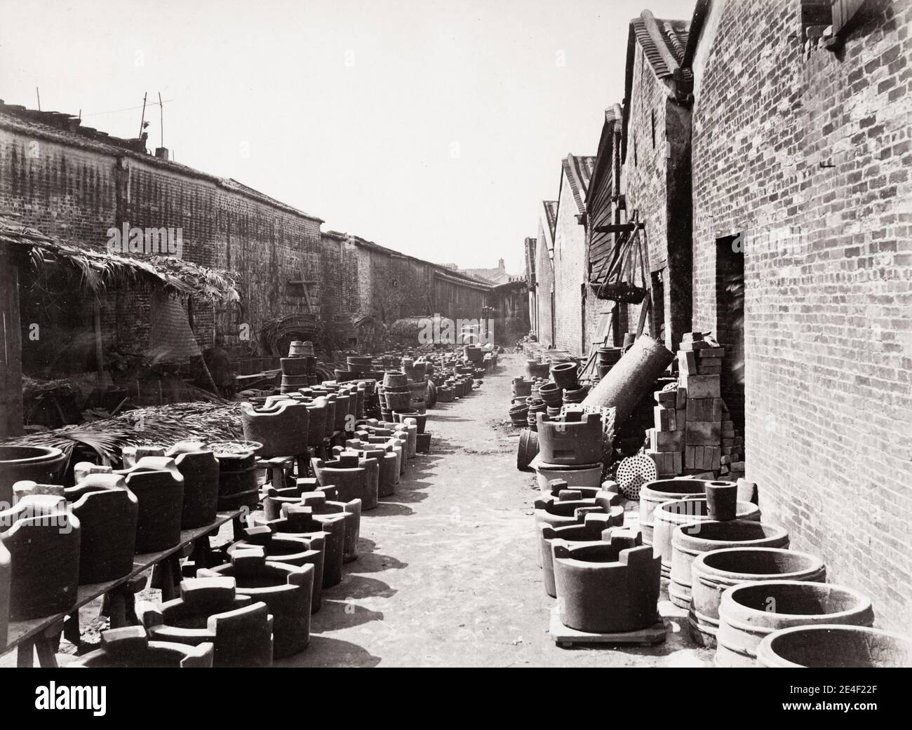 Vintage 19. Jahrhundert Foto: Exection Ground, Canton, Guagzhou. Nach zeitgenössischen Berichten wurden Hinrichtungen am Ende einer Straße von Töpferarbeiten statt. Stockfoto