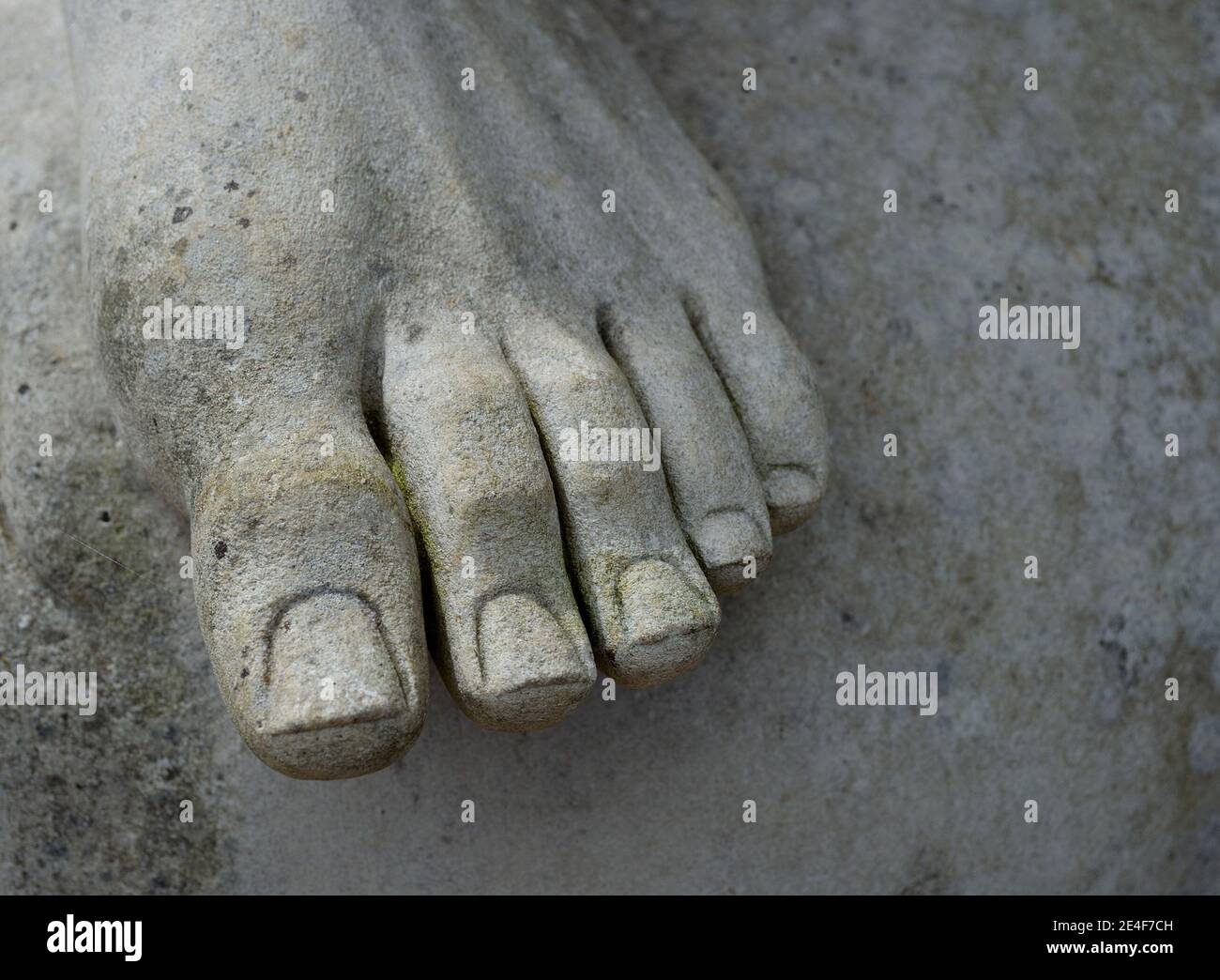 Detail des Fußes der Statue Zehen und Fußnägel Stockfoto