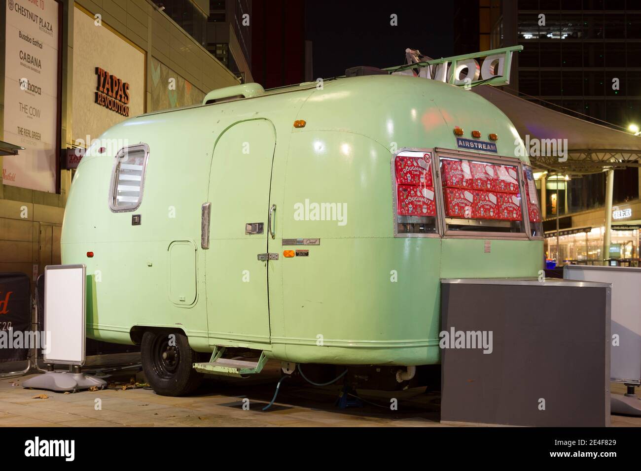 Donut Time Truck im Westfield Einkaufszentrum geschlossen wegen Covid-19 London Stockfoto