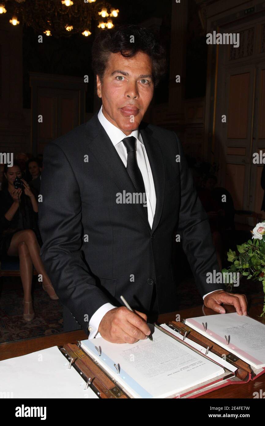 Igor Bogdanov und Amelie de Bourbon de Parme feiern ihre Hochzeit am 1. Oktober 2009 im Pariser Rathaus im 16. Bezirk in Paris. Foto von Benoit Pinguet/ABACAPRESS.COM Stockfoto