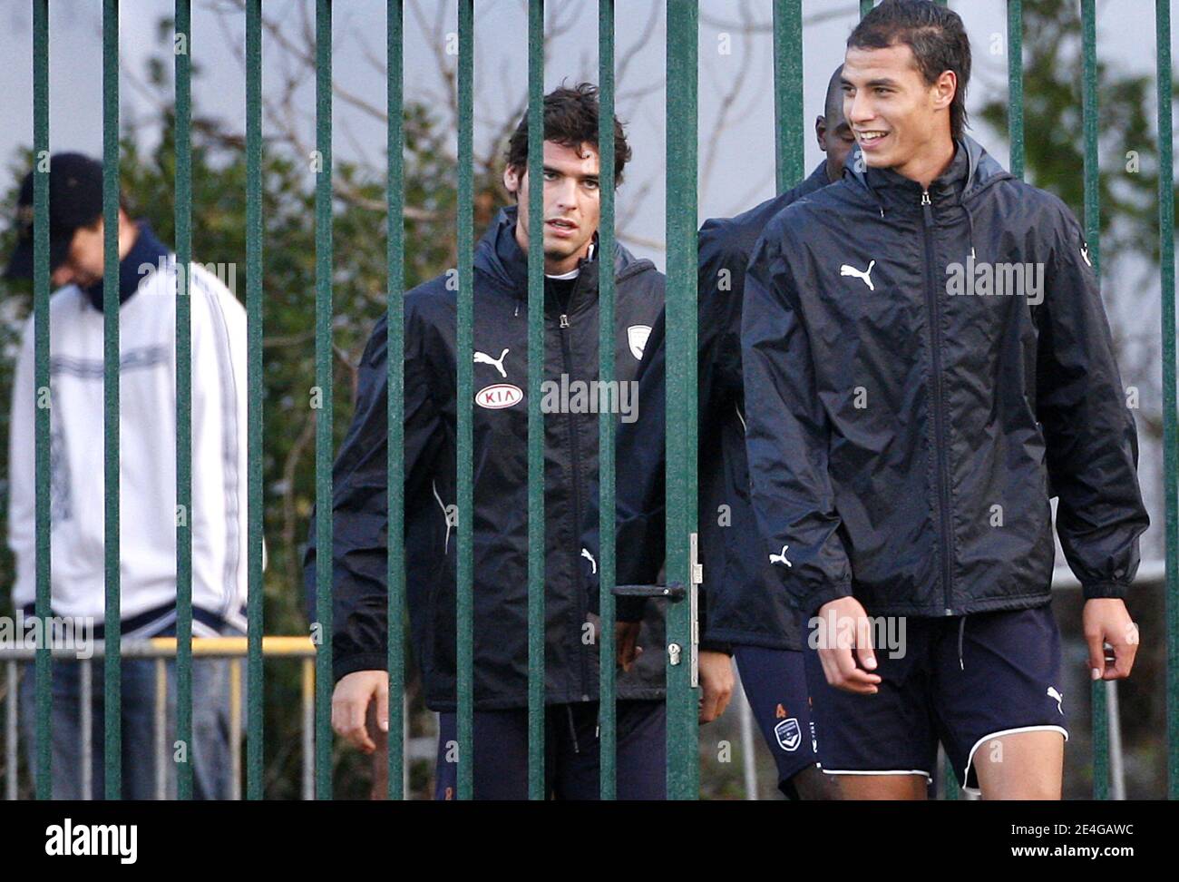 Yoann Gourcuff von Bordeaux und Marouane Chamakh während eines Fußballtrainings im Trainingszentrum von Bordeaux in Le Haillan bei Bordeaux, Westfrankreich, am 4. November 2009. Foto von Patrick Bernard/Cameleon/ABACAPRESS.COM Stockfoto