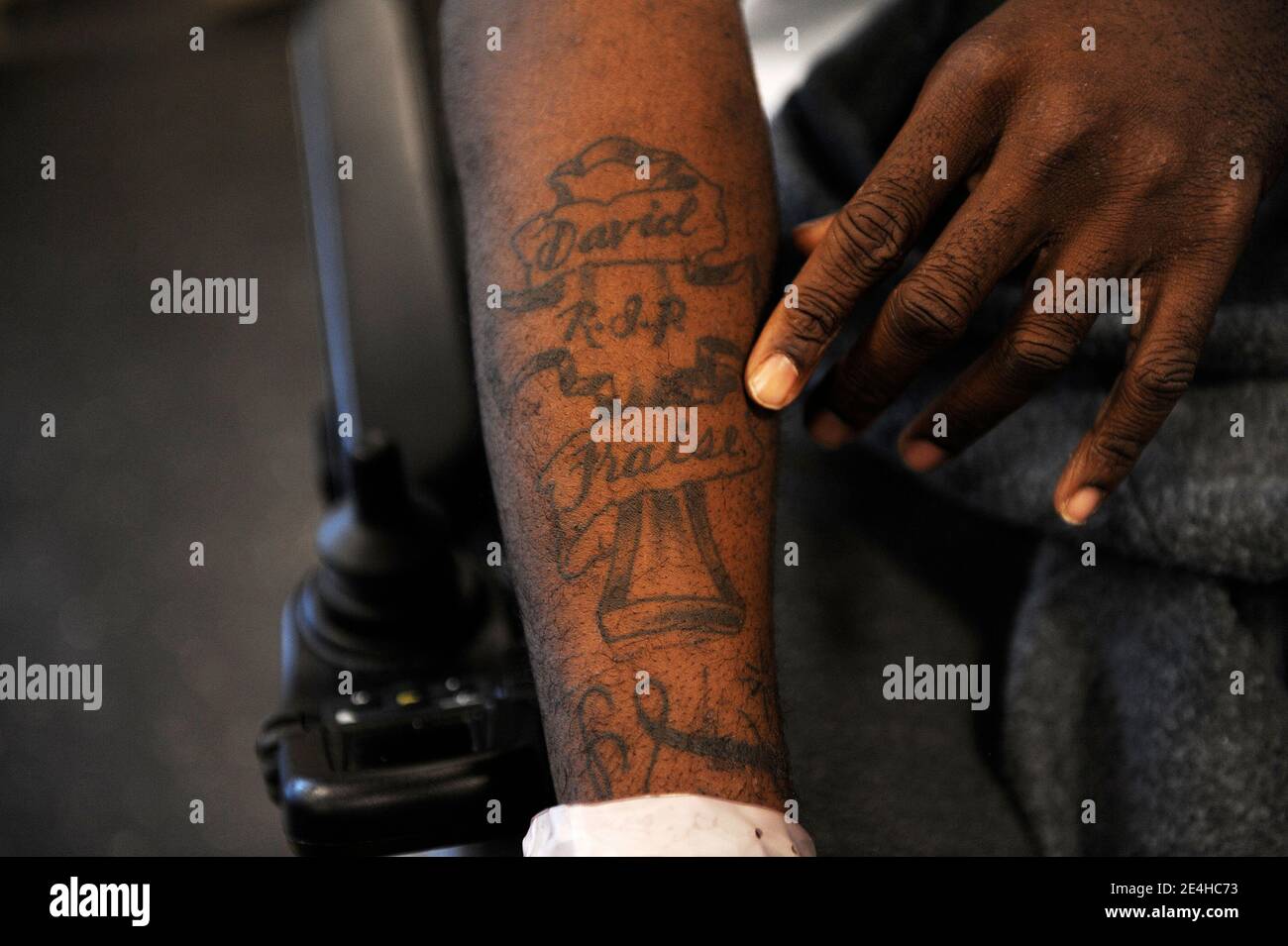 Tatowierung Am Linken Arm Stockfotos Und Bilder Kaufen Alamy
