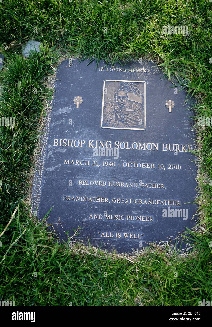 Los Angeles, Kalifornien, USA 21. Januar 2021 EIN allgemeiner Blick auf die Atmosphäre von Singer Solomon Burkes Grab im Forest Lawn Memorial Park Hollywood Hills am 21. Januar 2021 in Los Angeles, Kalifornien, USA. Foto von Barry King/Alamy Stockfoto Stockfoto