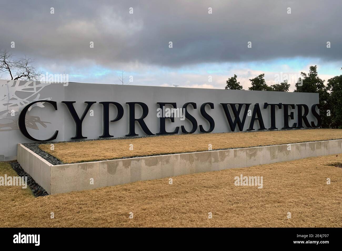 Ein Cypress Waters Mischgebrauchzeichen, Freitag, 1. Januar 2021, in Coppell, Tex, Stockfoto