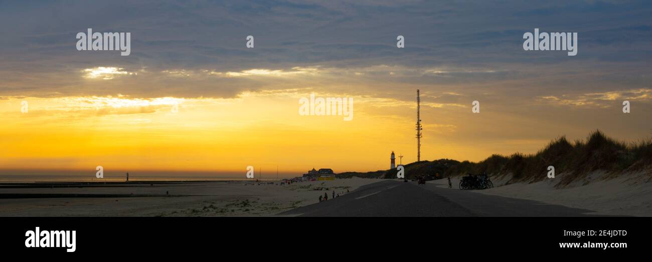 Sonnenuntergang an der Südküste von Borkum, Ostfriesische Insel, ostfriesland, Niedersachsen, Deutschland, Europa Stockfoto