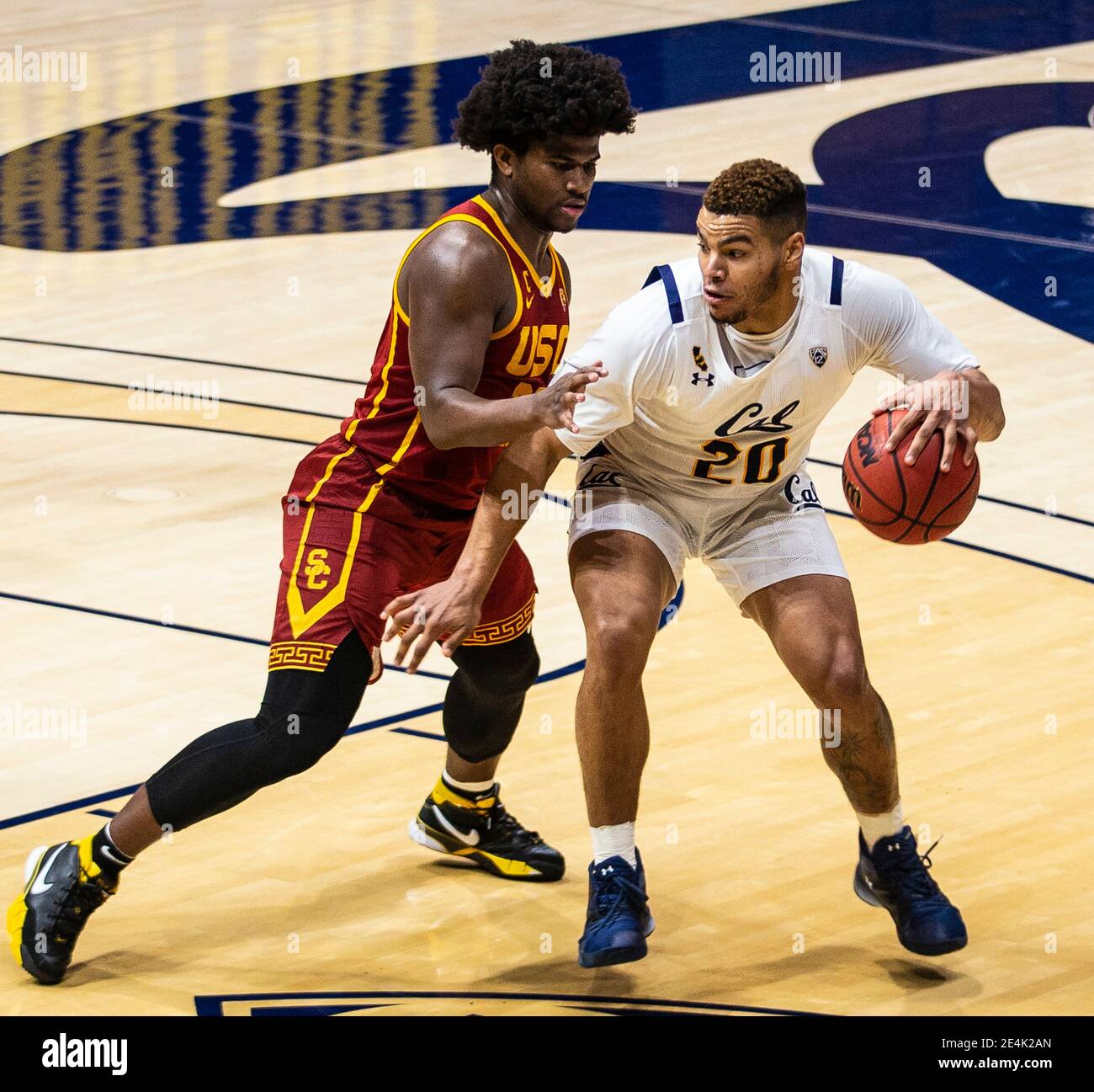 Hass Pavilion. Januar 2021. CA U.S.A. der kalifornische Wachmann Matt Bradley (20) fährt während des NCAA Basketballspiels zwischen den USC Trojanern und den California Golden Bears 68-76, die im Hass Pavilion verloren wurden, zum Reifen. Thurman James/CSM/Alamy Live News Stockfoto