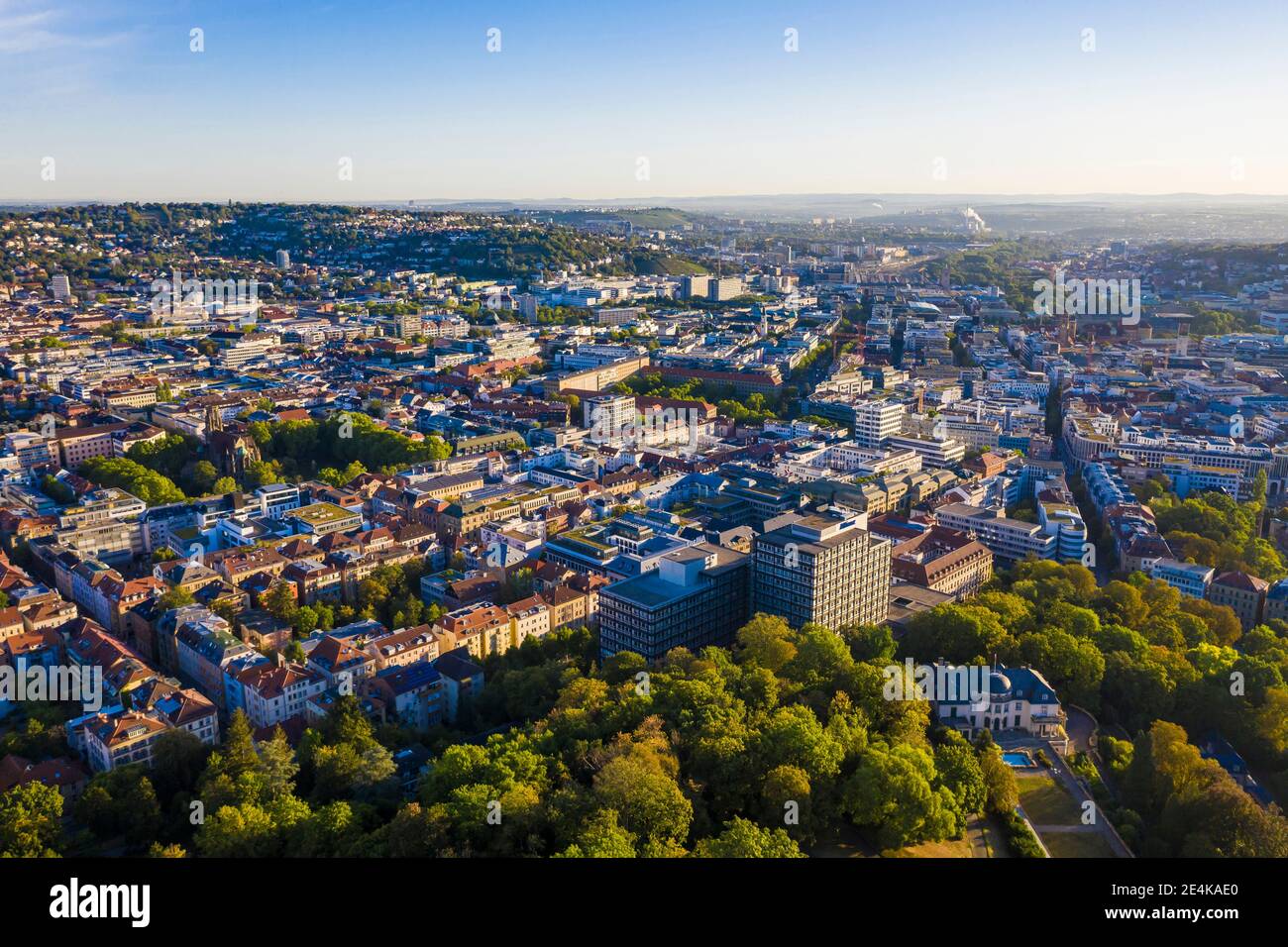 Deutschland, Baden-Württemberg, Stuttgart, Luftansicht des Wohnstadtviertels Stockfoto