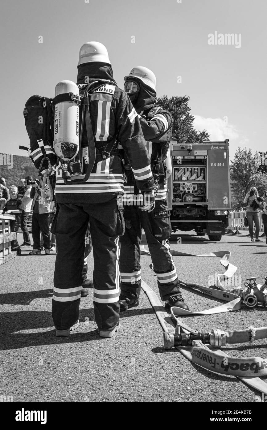 Neckargemünd, Deutschland - 1. Mai 2019: Tag der offenen Tür, Freiwillige Feuerwehr Neckargemünd, Deutschland. Feuerwehrleute zeigen ihre Fähigkeiten Stockfoto