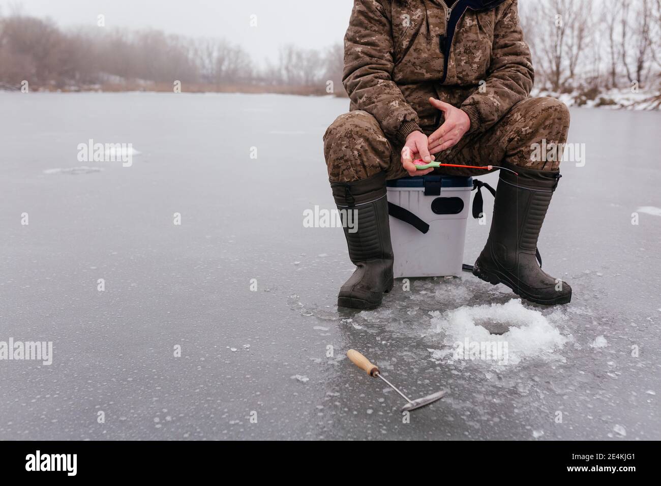 Eislochfischen Stockfotos Und Bilder Kaufen Alamy