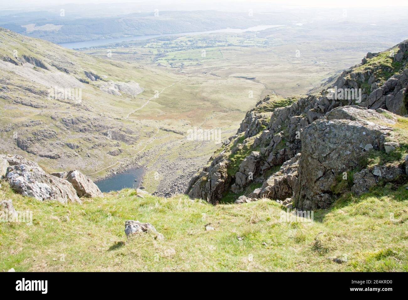 Goat's Water und Coniston Water vom Gipfel des Dow Crag Coniston The Lake District Cumbria England Stockfoto