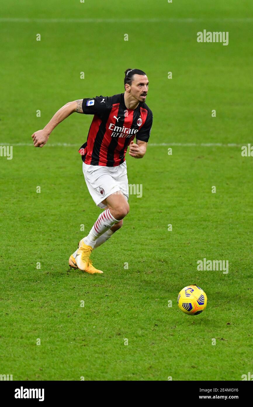 Mailand, Italien. Januar 2021. Zlatan Ibrahimovic (11) von AC Mailand in der Serie A Spiel zwischen AC Mailand und Atalanta in San Siro in Mailand gesehen. (Foto Kredit: Gonzales Foto/Alamy Live News Stockfoto