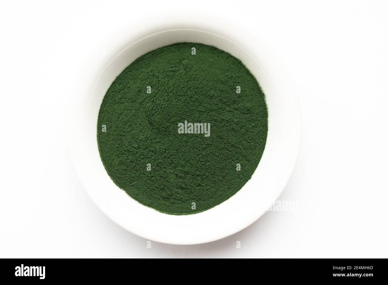 Spirulina Pulver in einer Schüssel Stockfoto
