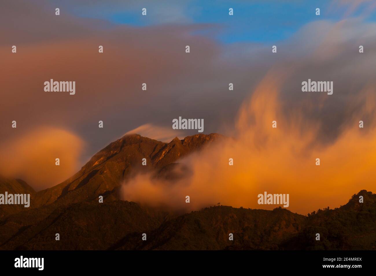 Letzten Abend Licht auf Volcan Baru, 3475 m, Provinz Chiriqui, Republik Panama. Stockfoto