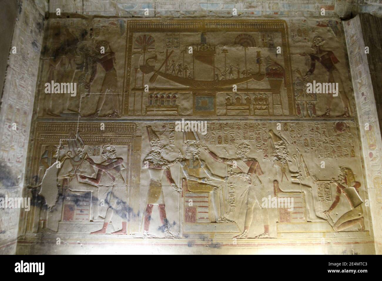 Reliefbilder im Tempel von Sethos I in Abydos, Ägypten Stockfoto