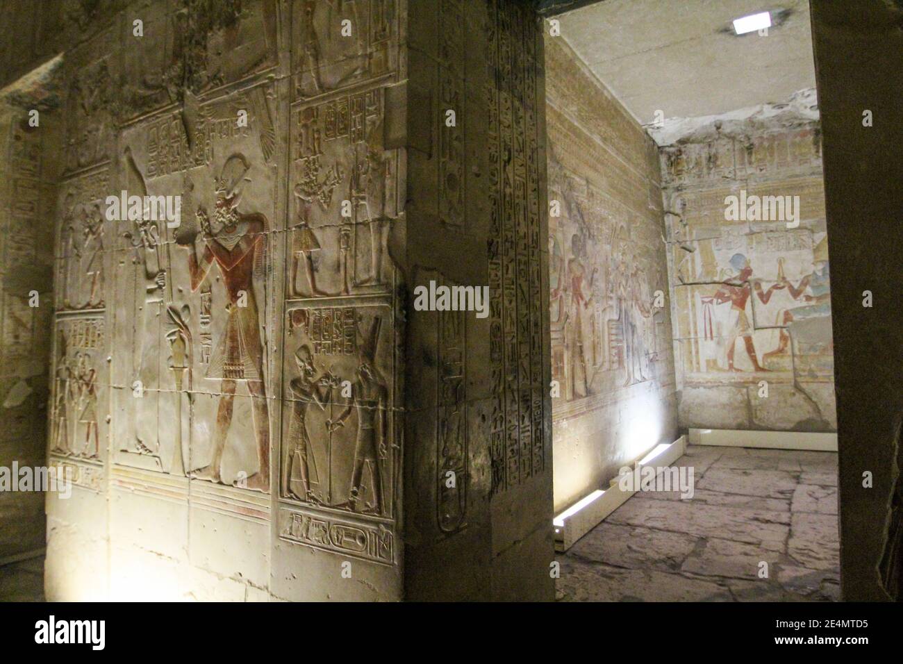 Reliefbilder im Tempel von Sethos I in Abydos, Ägypten Stockfoto
