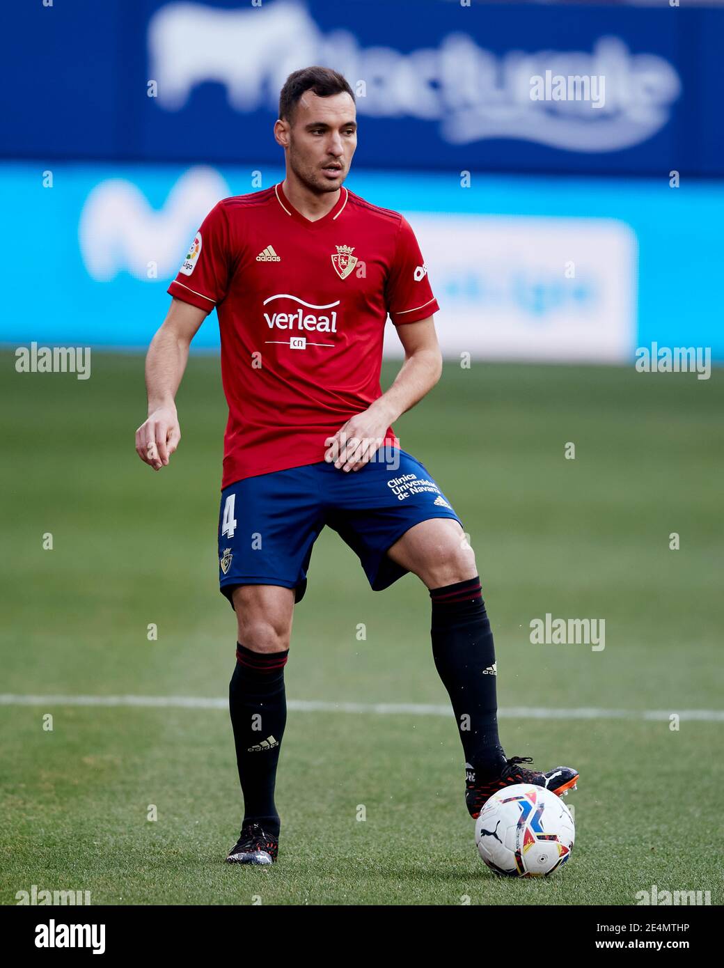 Pamplona, Spanien. Januar 2021, 24. Unai Garcia von CA Osasuna beim La Liga Spiel zwischen CA Osasuna und Granada CF im El Sadar Stadion gespielt. Kredit: Ion Alcoba/Capturasport/Alamy Live Nachrichten Stockfoto