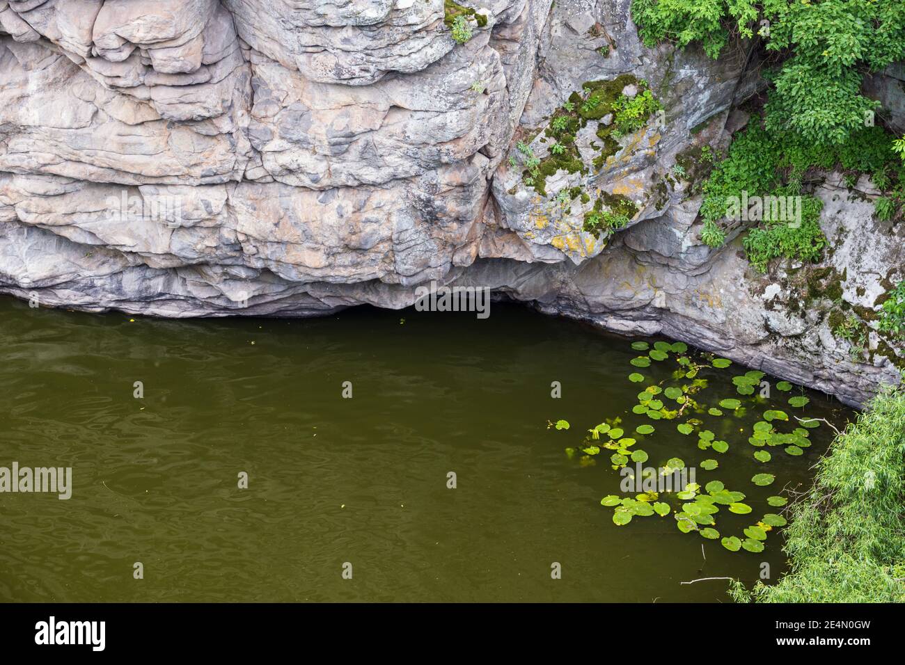 Buky Canyon Sommerlandschaft, Hirskyi Tikych Fluss, Tscherkassy Region, Ukraine. Stockfoto