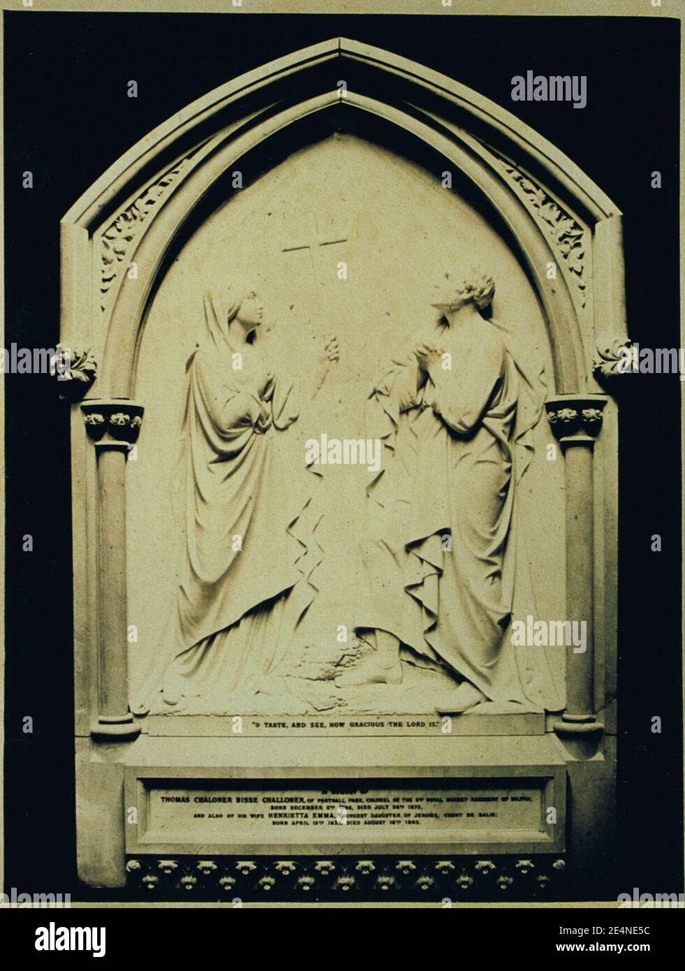 Denkmal für Thomas-Chaloner Bisse-Challoner und Henrietta Emma Helena de Salis (1860er Jahre 1870er), Christ Church, Virginia Water, Surrey, UK - c 1880. Stockfoto