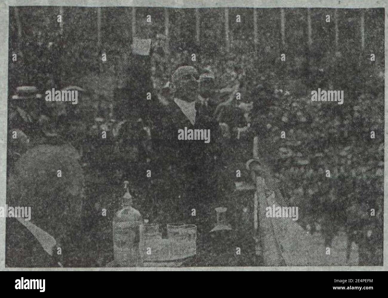 Melquíades Álvarez - Mitin intervencionista en la plaza de Toros de Madrid (beschnitten). Stockfoto