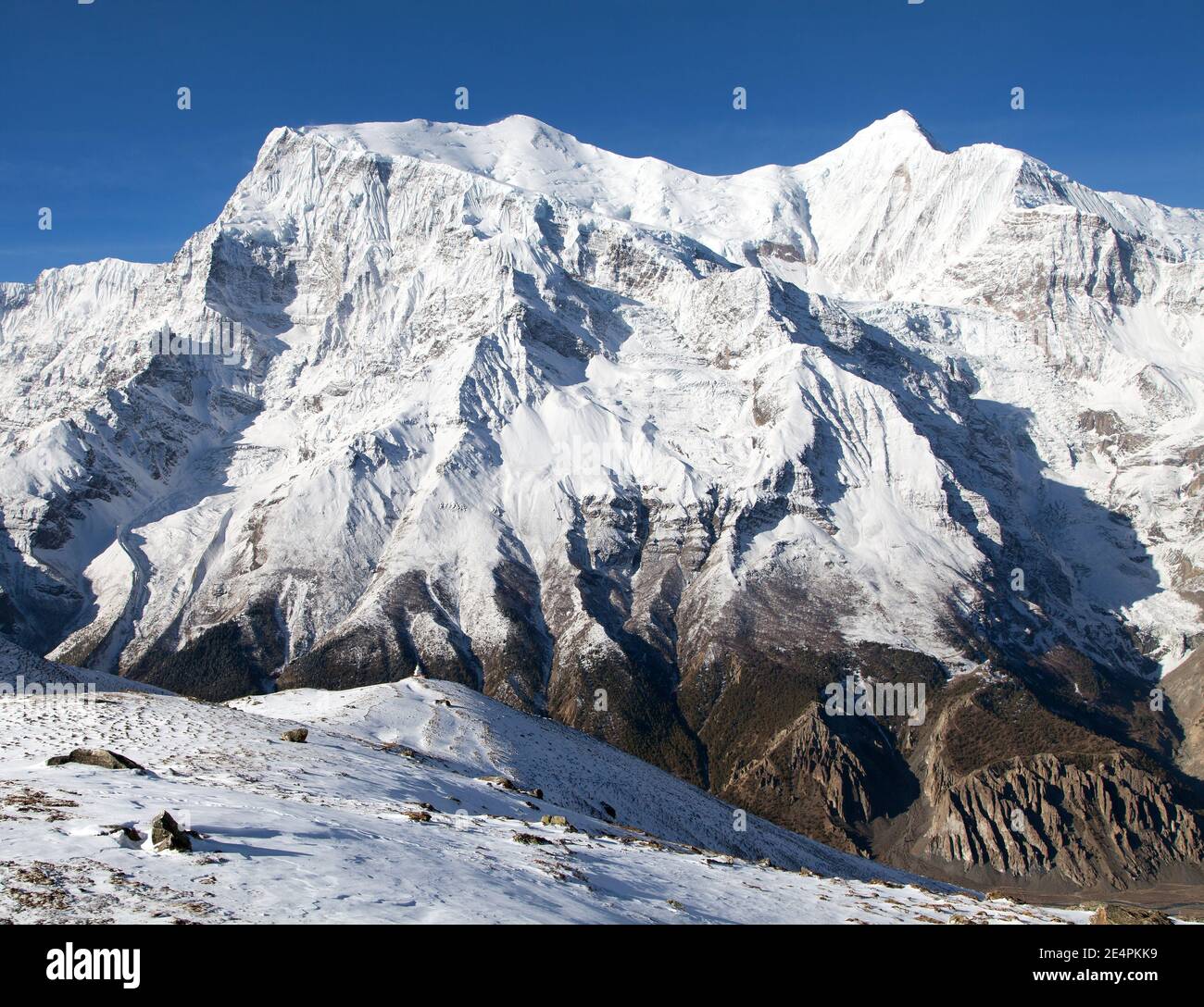 Blick auf die Südwand des Mount Annapurna 3 III, Annapurna Range, Annapurna Circuit Trekking Trail, Nepal Stockfoto