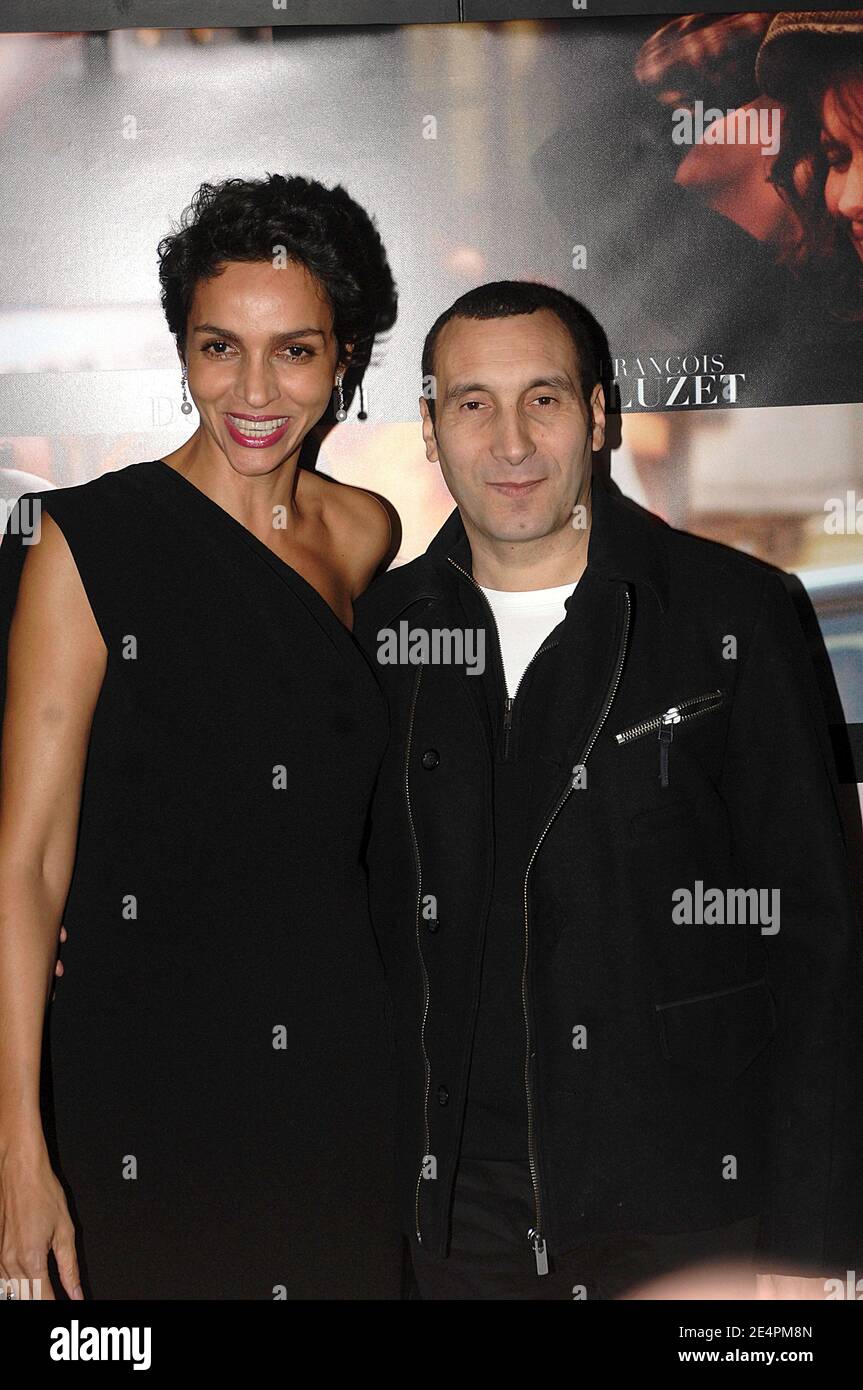 Zinedine Soualem und Farida Khelfa nehmen an der Premiere von "Paris" Teil, die am 11. Februar 2008 im UGC Normandy in Paris, Frankreich, stattfand. Foto von Giancarlo Gorassini/ABACAPRESS.COM Stockfoto