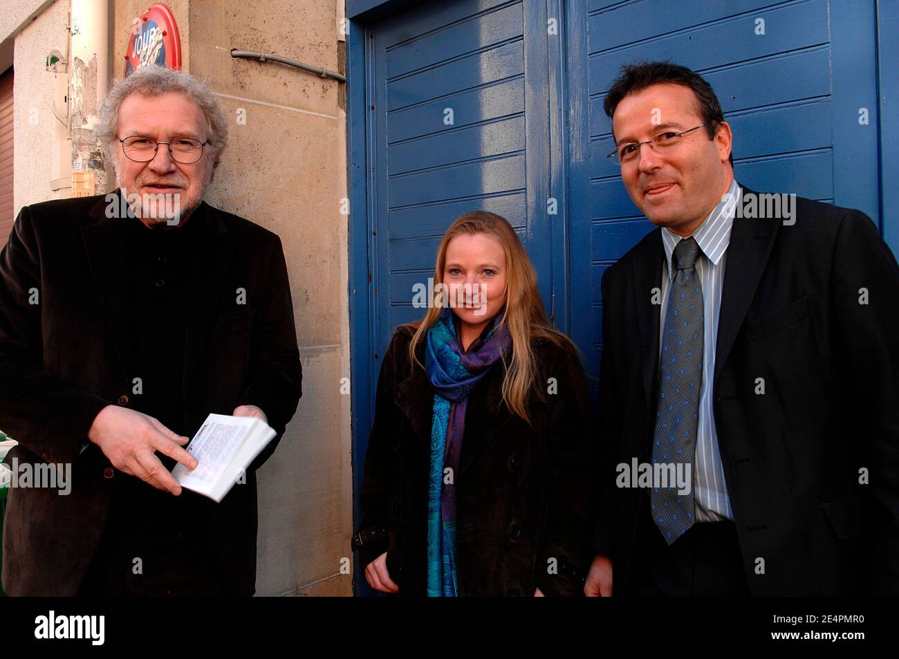 EXKLUSIV - Jean-Michel Helvig, Martin Hirsch und Gwenn Rosiere präsentieren ihr Buch "La Chomarde et Le Haut Commissaire" am 12. Februar 2008 in Paris, Frankreich. Foto von Giancarlo Gorassini/ABACAPRESS.COM Stockfoto