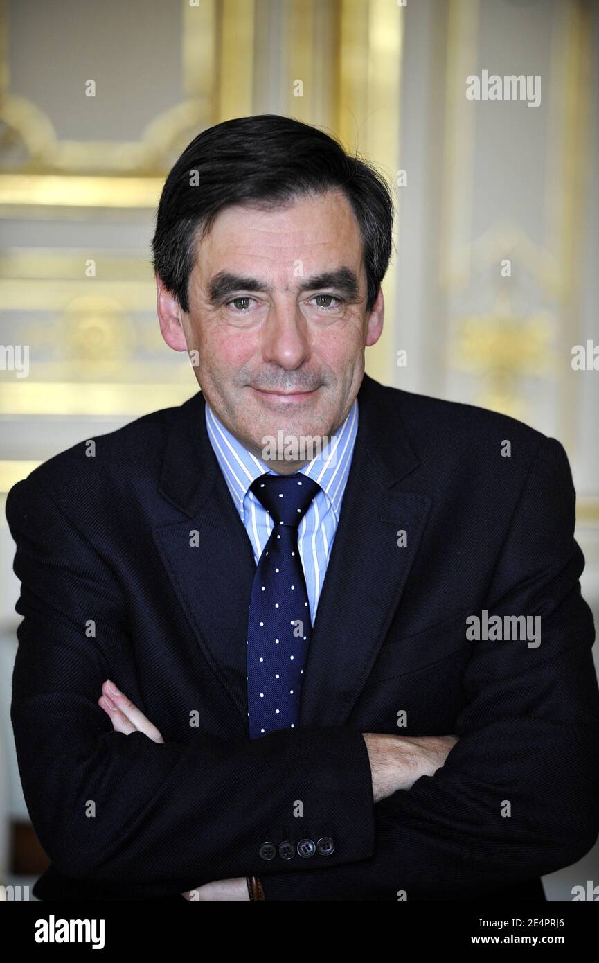 Exklusiv - Premierminister Francois Fillon im Hotel Matignon in Paris, Frankreich, am 11. Februar 2008. Foto von Elodie Gregoire/ABACAPRESS.COM Stockfoto