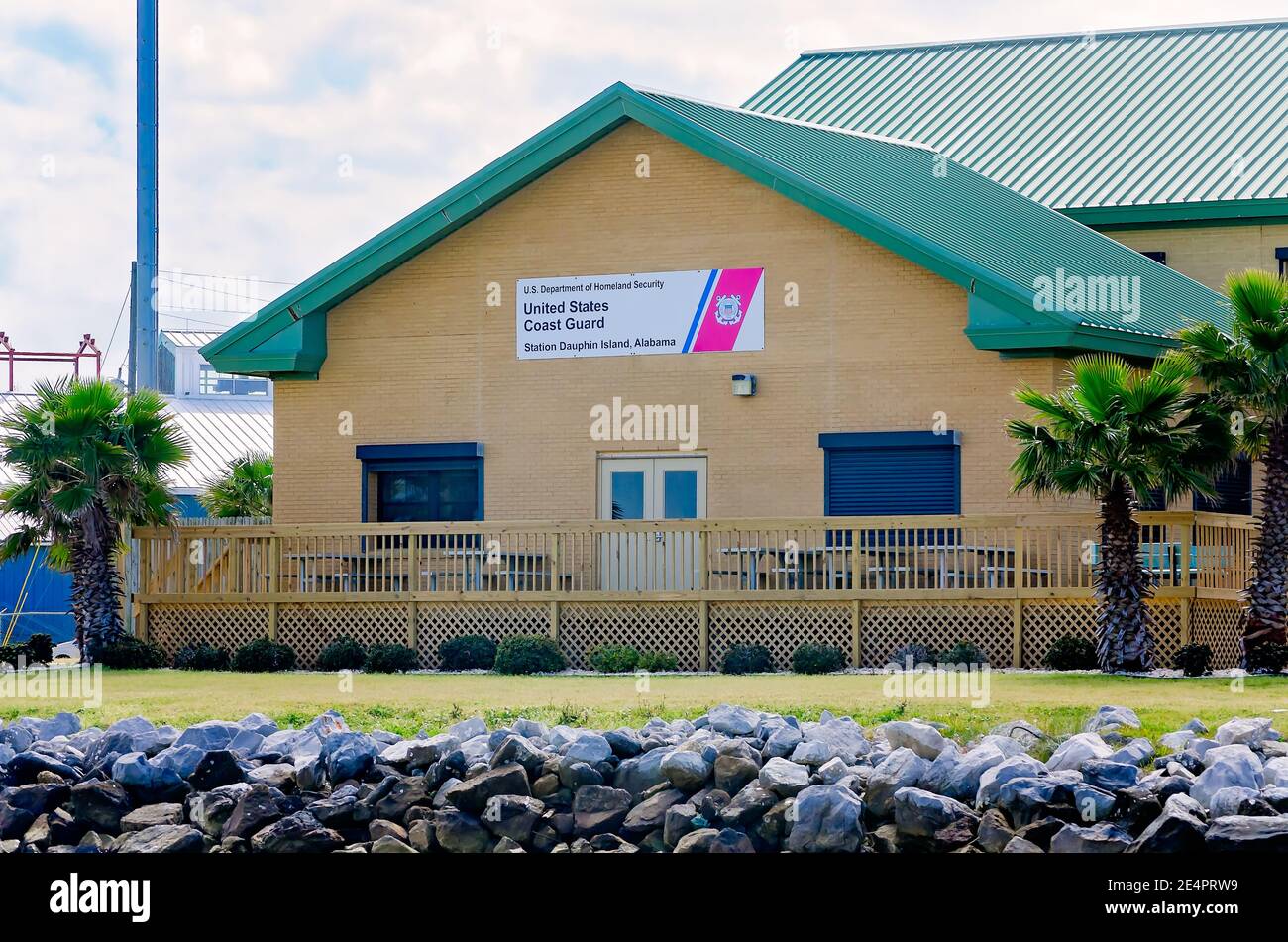Eine Küstenwache der Vereinigten Staaten ist am 7. März 2016 in Dauphin Island, Alabama, abgebildet. Stockfoto