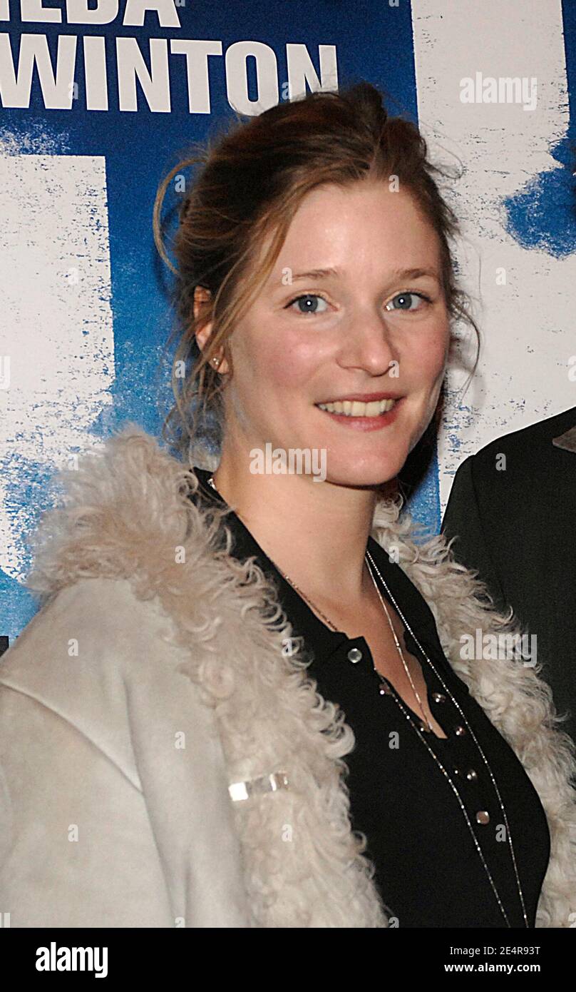 Die Schauspielerin Natacha Regnier nimmt an der Premiere von 'Julia' Teil, die am 3. März 2008 im Gaumont Marignan in Paris, Frankreich, stattfand. Foto von Giancarlo Gorassini/ABACAPRESS.COM Stockfoto