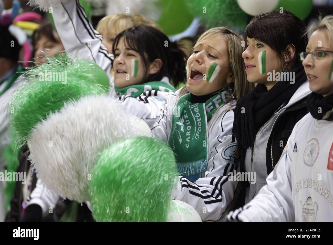 Carquefou-Fans während des französischen Pokalfinales acht, Olympique Marseille gegen Carquefou im La Beaujoire Stadion in Nantes, Frankreich am 20. März 2008. Carquefou gewann 1:0. Foto von Daniel Joubert/Cameleon/ABACAPRESS.COM Stockfoto