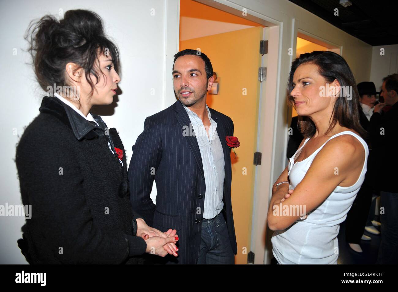 EXKLUSIV - Adrienne Pauly, Kamel Ouali und Prinzessin Stephanie backstage bei der Kampf AIDS Gala zu Ehren des verstorbenen französischen Musikers Serge Gainsbourg, im Grimaldi Forum in Monte-Carlo, Monaco am 20. März 2008. Foto von Nebinger-Orban/ABACAPRESS.COM Stockfoto