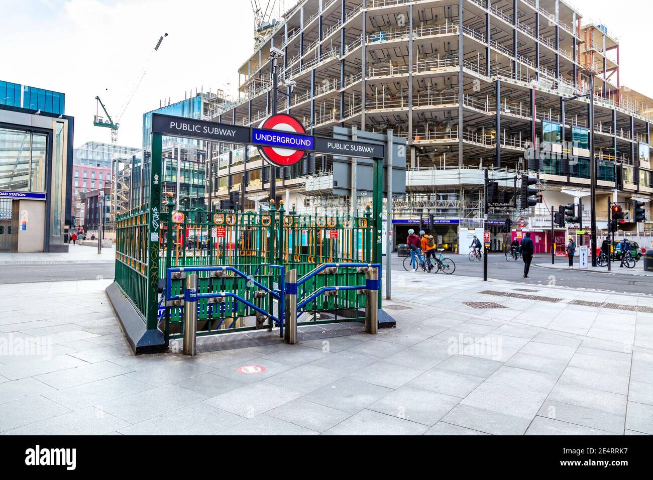 23. Januar 2021 - London, Großbritannien, schloss die Station Tottenham Court Road während der 3. Coronavirus-Pandemiesperre Stockfoto