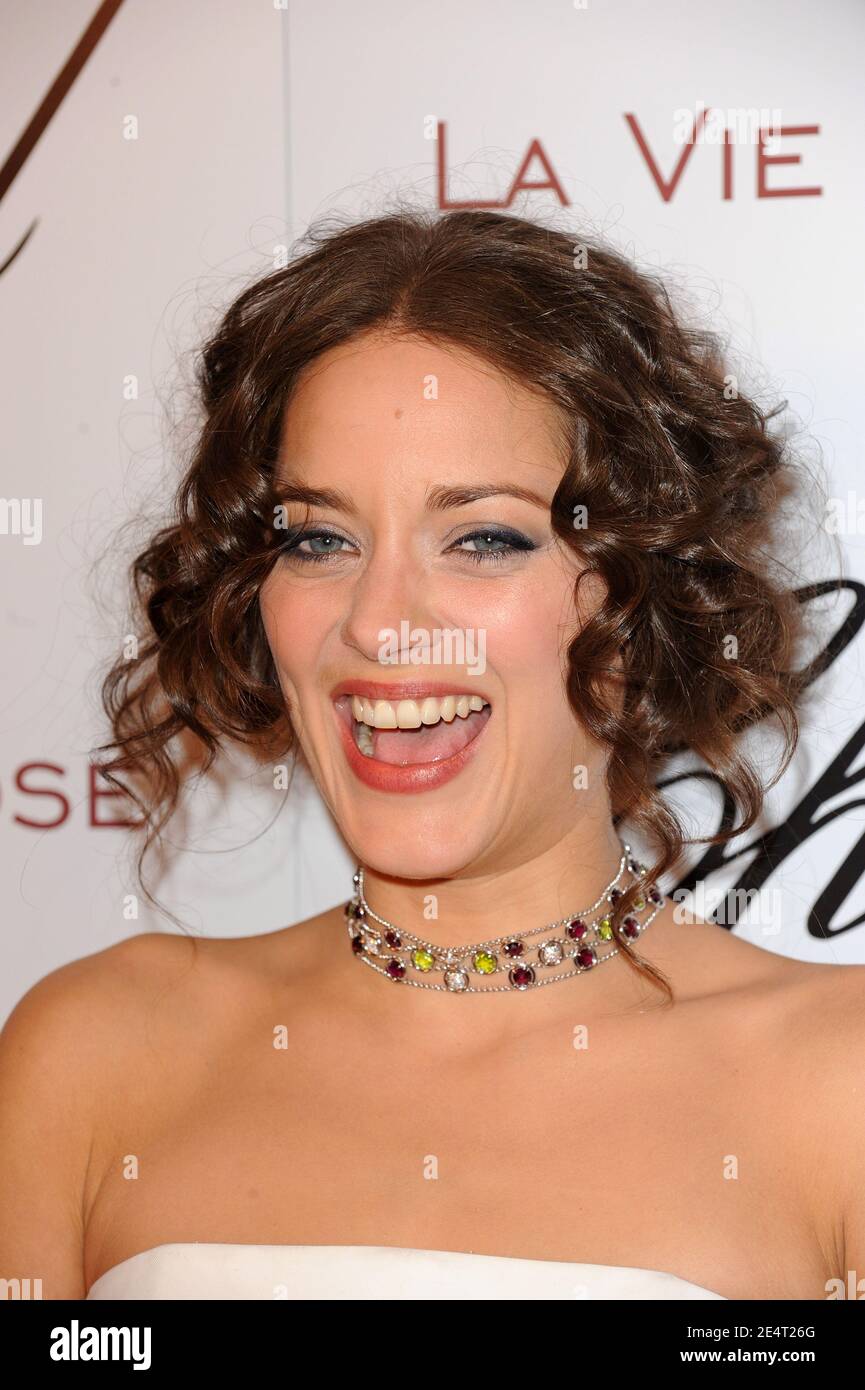 Marion Cotillard nimmt an einer Party Teil, bei der ihre Oscar