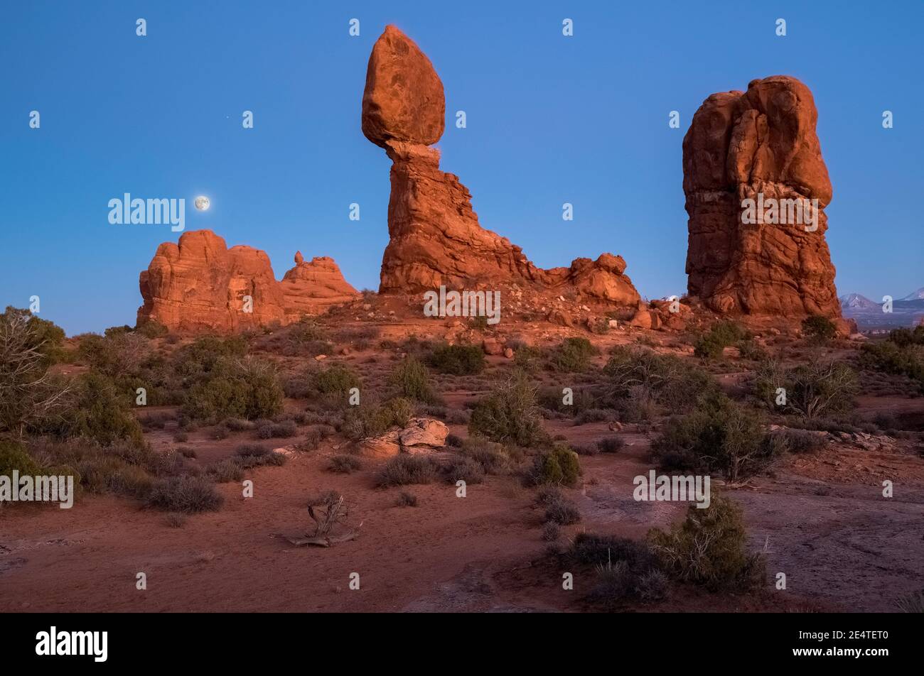 AUSGEWOGENE FELSBÖGEN NATIONALPARK MOAB UTAH Stockfoto