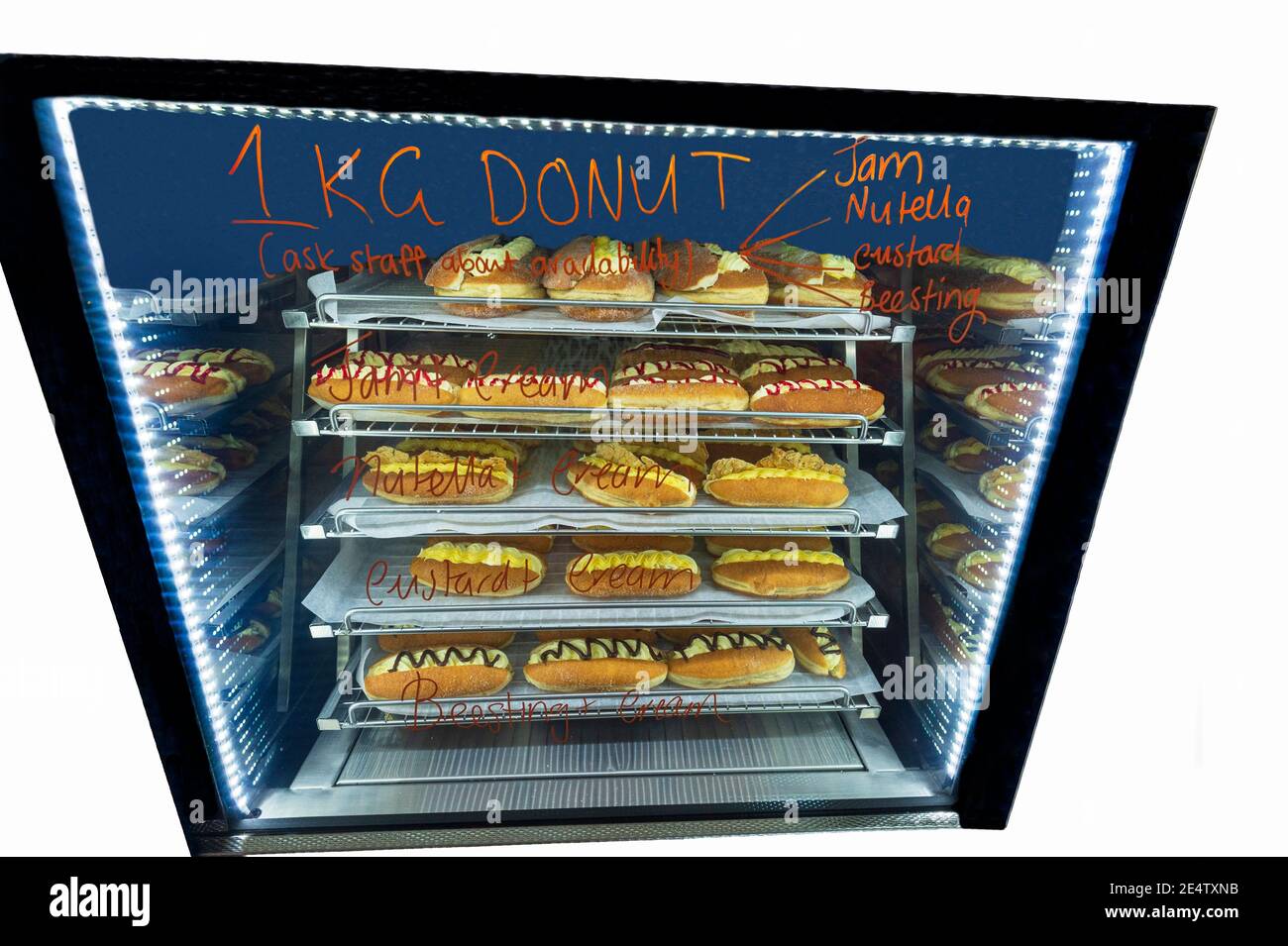 Schrank mit 1 Kilo Donuts für einen Essenswettbewerb, Kenilworth Country Bakery, South East Queensland, QLD, Australien Stockfoto