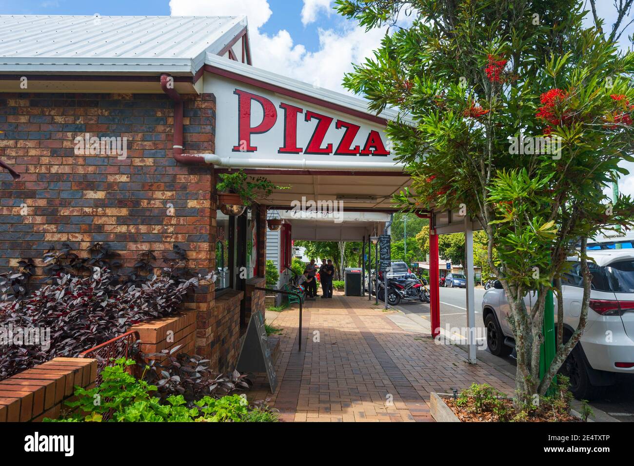 Blick auf die Hauptstraße in der kleinen ländlichen Stadt Kenilworth, South East Queensland, QLD, Australien Stockfoto
