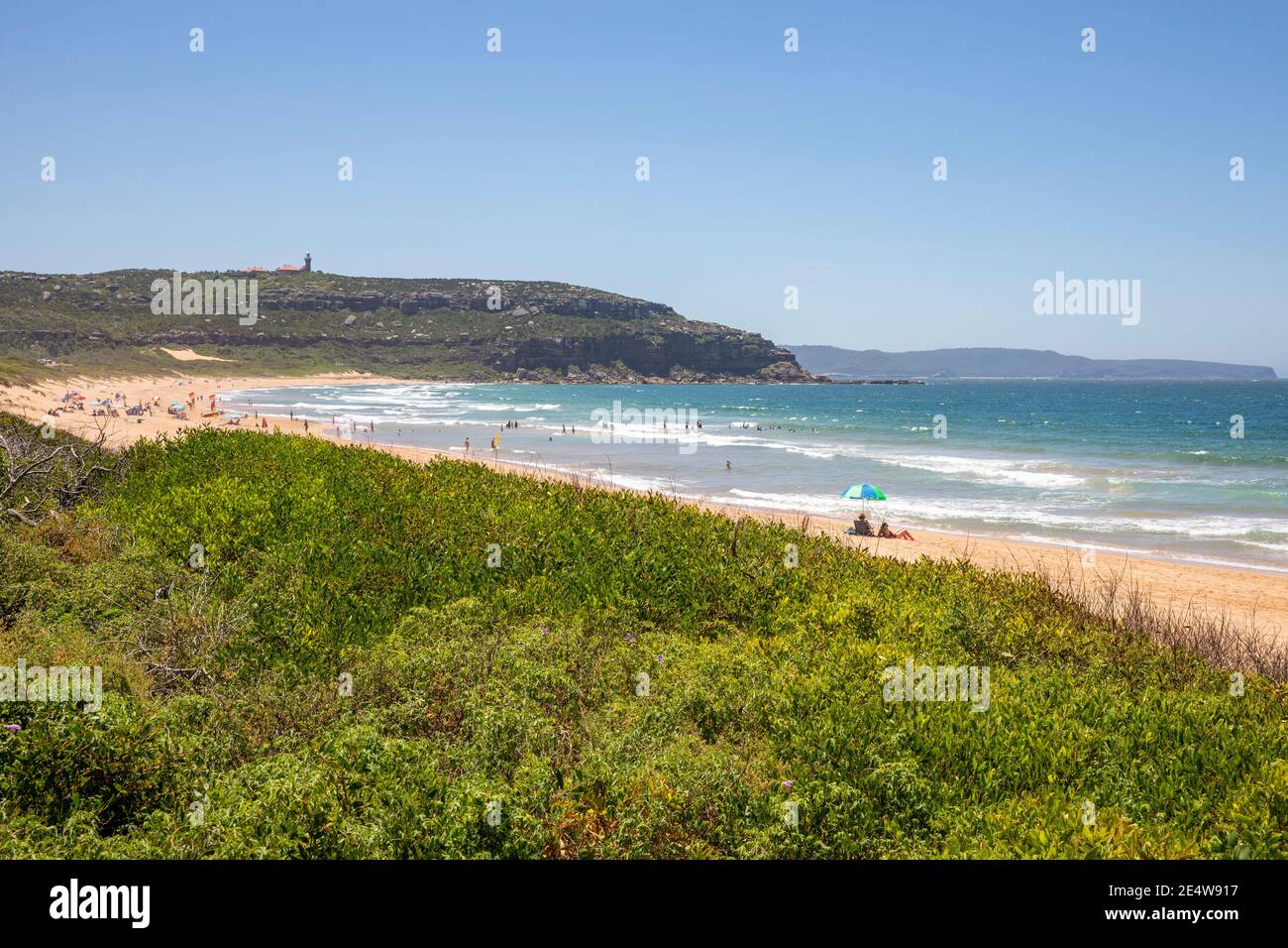 Palm Beach Sydney Blick nach Norden in Richtung Barrenjoey Landzunge und Leuchtturm An der Spitze der Halbinsel, Sydney, NSW, Australien Stockfoto