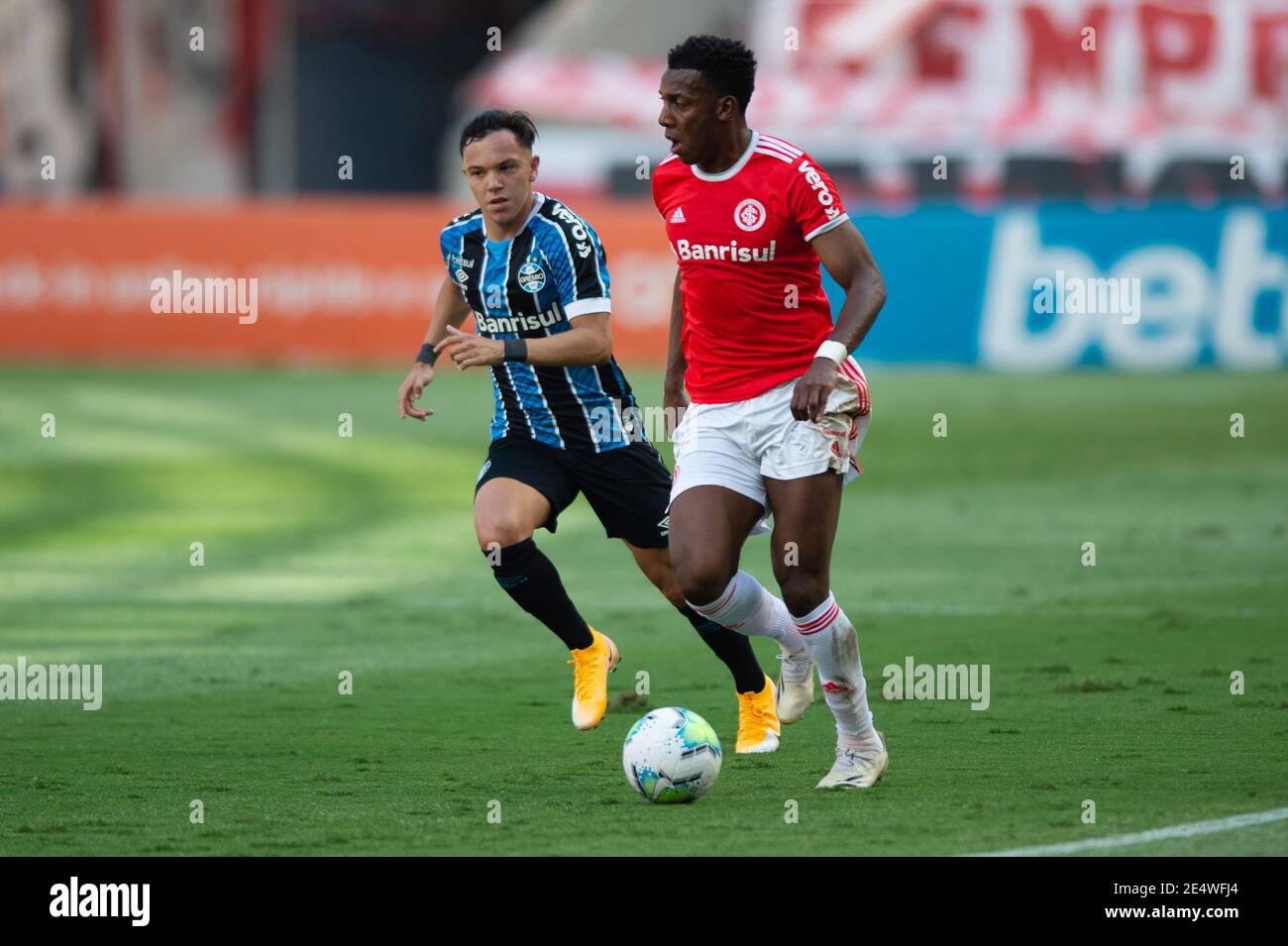 Beira Rio Stadion Porto Alegre Brasilien Januar 2021 Brasilianische Serie A Internacional Versus Gremio Moises Of Internacional Und Pepe Of Gremio Kredit Action Plus Sport Alamy Live News Stockfotografie Alamy