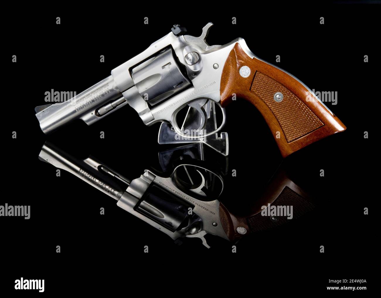 Dallas, Texas - Jan 2021 Ruger 357 Magnum Revolver sechs Shooter von einem Friedensoffizier im Besitz. Stockfoto