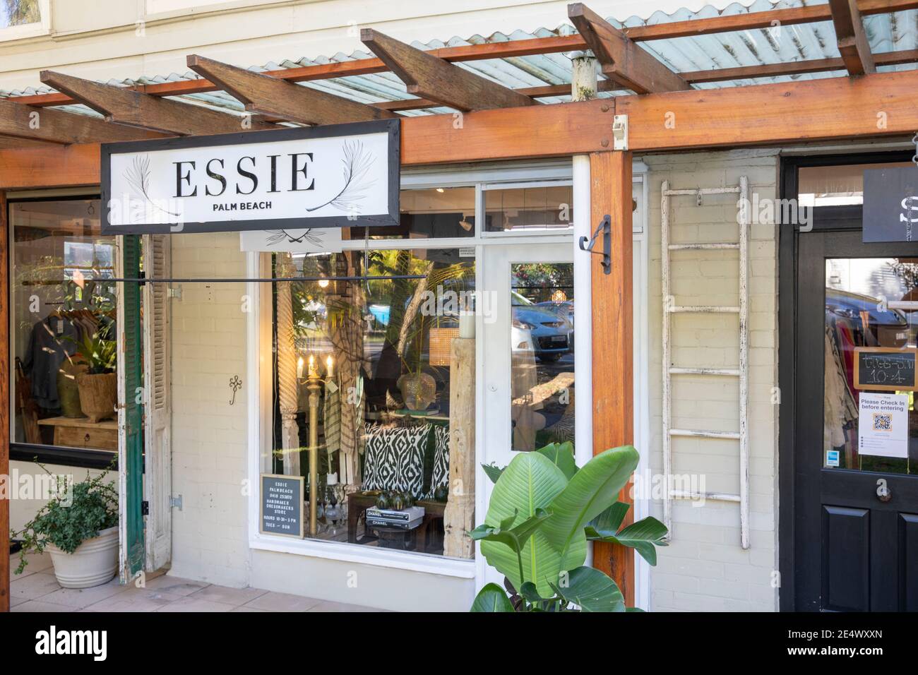 Palm Beach in Sydney kleine Geschäfte Essie und Studio 1065 Verkauf von Zubehör und Kleidung und Artikel für das Haus, Sydney, Australien Stockfoto