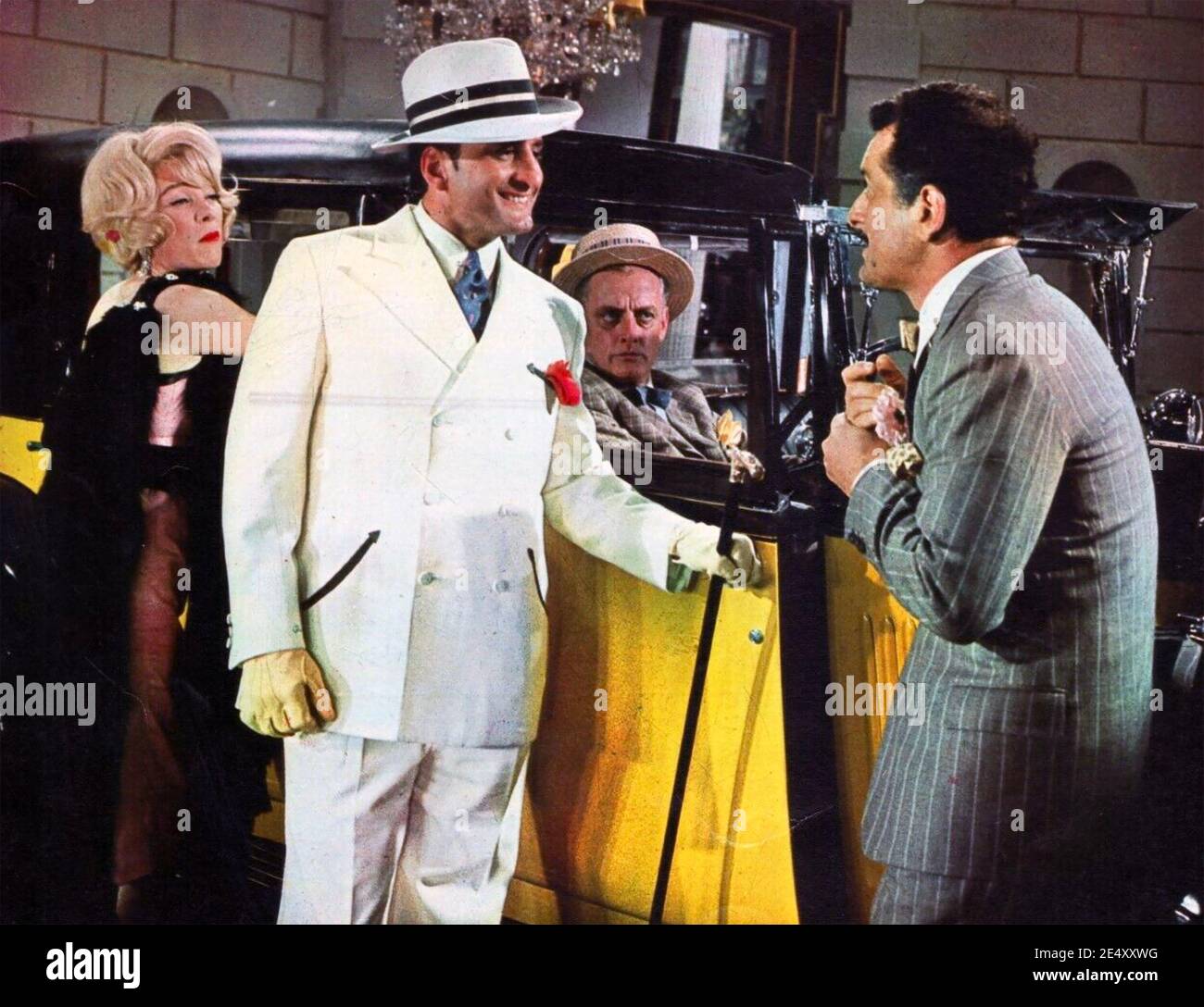 DER GELBE ROLLS-ROYCE 1965 MGM Film mit Shirley Maclaine und George C. Scott Stockfoto